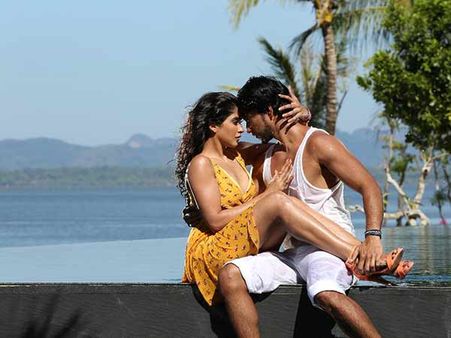 எப்படி இருக்கு மிஸ்டர் சந்திரமௌலி? - ஒன்இந்தியா தமிழ் விமர்சனம்