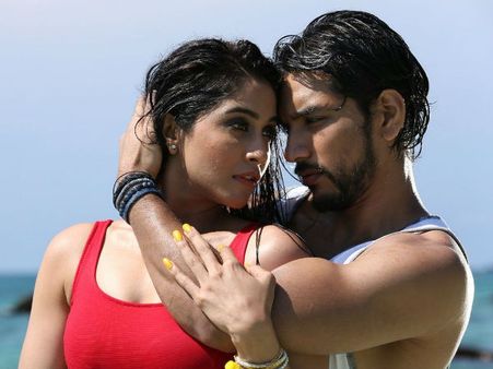 வித்தியாசமான காரணம் சொல்லி தியேட்டருக்கு அழைத்த தயாரிப்பாளர்!