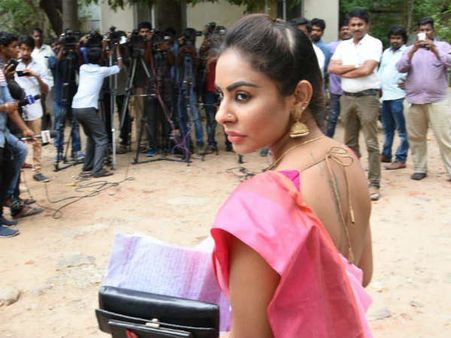 நடிகையாக வேண்டும் என்ற வெறியால் என்னையே பலருக்கு விருந்தாக்கினேன்.. சொல்கிறார் ஸ்ரீரெட்டி!