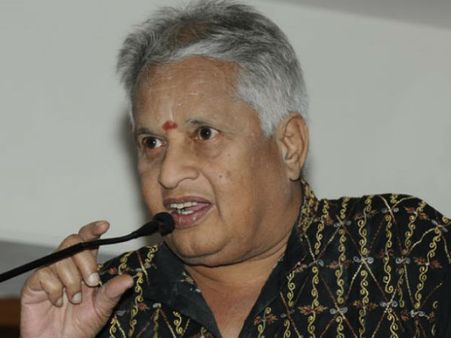 மனிதாபிமானம் செத்துபோய்விட்டது.. கையாடல் புகார் கூறிய பாக்யராஜுக்கு விசு உருக்கமான பதில்!