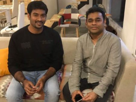 மெர்சலைத் தொடர்ந்து சர்க்காரிலும் ஆளப்போறான் தமிழன்... இணைந்த பாடலாசிரியர்!