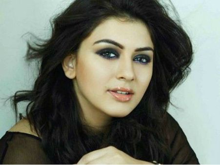 இது தான் எனக்கு 'ஃபர்ஸ்ட் டைம்': மகிழ்ச்சி கலந்த பயத்தில் ஹன்சிகா