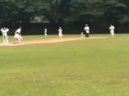 ஒயிட் ஜெர்சில பவுலிங் போடுறது யாரு தெரியுதா? அட நம்ம தல…!