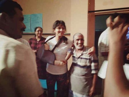 “கலைஞன் தன் கண்ணீரை மூடிக் கொண்டு இன்பம் கொடுப்பான்”.. நிஜத்தில் செய்து காட்டிய அமலாபால்!