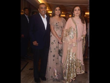 ப்ரியங்கா சோப்ரா-நிக் நிச்சயதார்த்தம்: அம்பானி வந்தாக, பன்சாலி வந்தாக, இன்னும்....