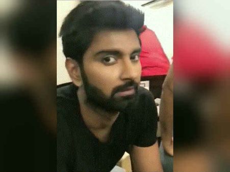 'இது எங்க ஏரியா மேல வராத'... அதர்வாவை அசால்ட் செய்த புறா!