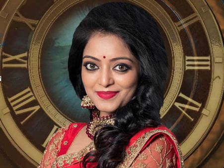 வீட்டில் நடந்த துக்க சம்பவம் தெரியாமல் பிக்பாஸ் வீட்டில் கலகலப்பாக இருக்கும் ஜனனி!