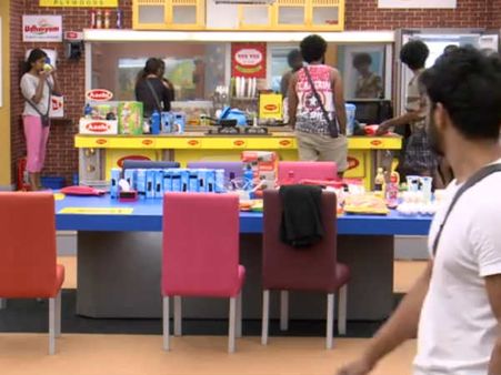 கண்ணீரில் ஜனனி, ஐஸ், யாஹ்சிகா.. அப்போ இந்த வார எலிமினேசன் ‘இவர்’ தானா?