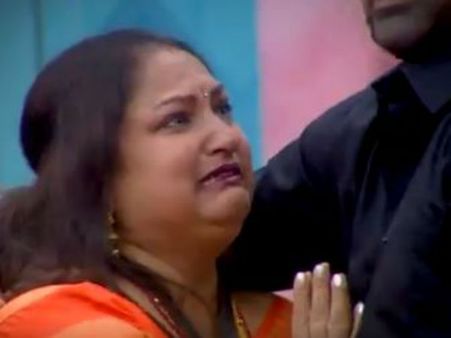 மன்னிச்சுடுங்க ஜி: ஐஸ்வர்யாவுக்காக தாடி பாலாஜியிடம் அழுதுகிட்டே மன்னிப்பு கேட்ட அம்மா