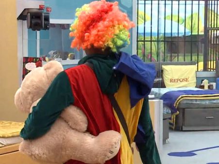 பிக் பாஸ் வீட்டிற்குள் வந்த ஜோக்கர் யார் தெரியுமோ?