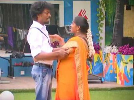 அப்பாவான சென்றாயன்: பிக் பாஸ் வீட்டுக்கு வந்த மனைவி கண்ணீர்