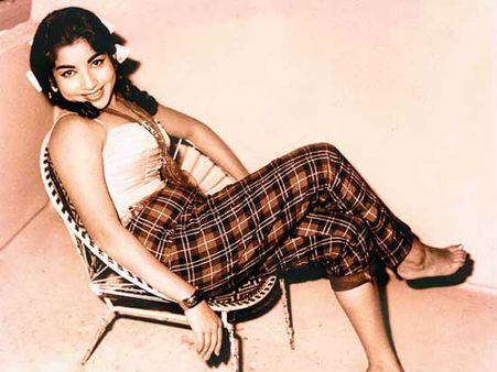 ஜெயலலிதா சொன்னால் கரெக்டா தான் இருக்கும்: இது புரியாமல் த்ரிஷா வேற...