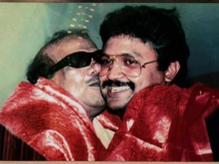 கருணாநிதி என்று பெயரை கூறினால் அப்பா எங்களை தலையிலேயே அடிப்பார்: பிரபு உருக்கம்