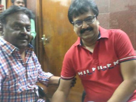 உங்கள் தான தர்மம் நிச்சயம் உங்களைக் காக்கும்..! விஜயகாந்துக்கு பிறந்தநாள் வாழ்த்து கூறிய விவேக்!