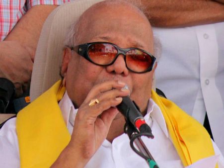 பிக்பாஸ் போட்டியாளர்கள் கலைஞருக்கு மௌன அஞ்சலி செலுத்தினர்…!