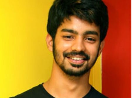 என்னுடைய காதலி யஷிகா.. அடுத்த படம் சிம்பு... அதிரடி பேச்சை ஆரம்பித்தார் மகத்