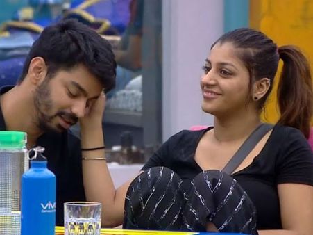 மகத், யாஷிகா காதலை அன்றே கண்டுபிடித்த கமல்: எத்தனை பேர் கவனித்தீர்கள்?