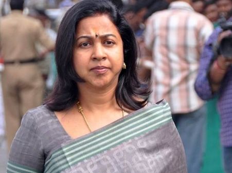 கருணாநிதி அப்பாவின் இறுதி யாத்திரையில் பங்கேற்க முடியவில்லை: ராதிகா வேதனை