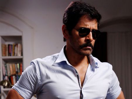 விக்ரமை இயக்குகிறாரா எச்.வினோத்? அப்போ தல படம் என்னப்பா ஆச்சு…?