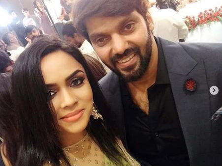 வெள்ளம் புகுந்த வீட்டில் இருந்து 'எங்க வீட்டு மாப்பிள்ளை' சீதாலட்சுமி மீட்பு