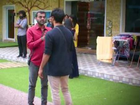 கமல் தாளிச்ச கையோடு பிக் பாஸில் இருந்து வெளியேறுவது யாருன்னு பாருங்க