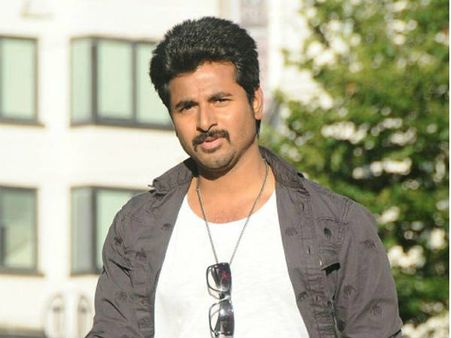 சார் ப்ளீஸ் சார்… எங்களுக்காக ஒரே ஒரு… அனிருத்திடம் கெஞ்சிய சிவகார்த்திகேயன்..!