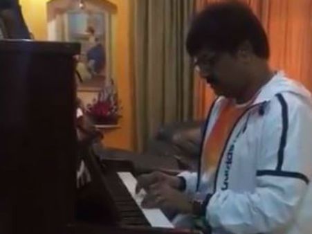 வித்தியாசமாக சுதந்திர தின வாழ்த்து தெரிவித்த நடிகர் விவேக்!