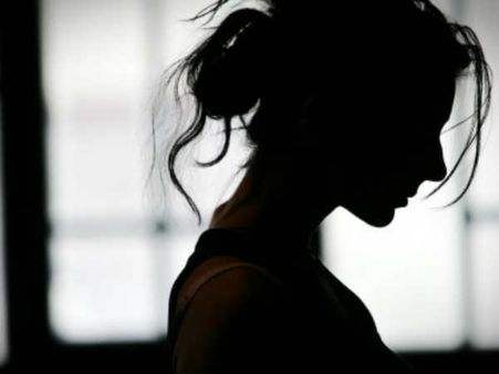 காதலா, வேண்டவே வேண்டாம்: தெறித்து ஓடும் நடிகை