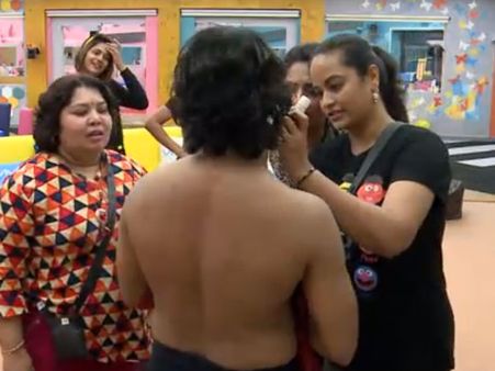 இந்த பெண் போட்டியாளர்களால் சினேகனுக்கு நடந்த கொடுமையை பார்த்தீங்களா?