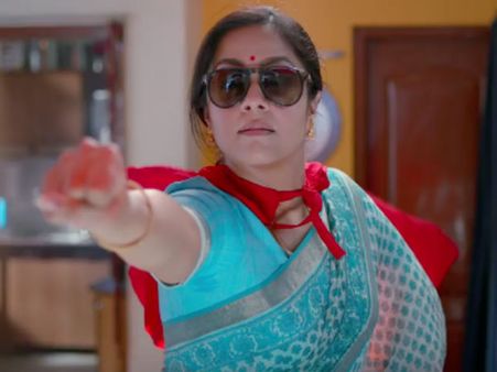 காற்றின் மொழி டீசர்: ஜோதிகாவை நிச்சயம் நீங்க இப்படி பார்த்திருக்க மாட்டீங்க!