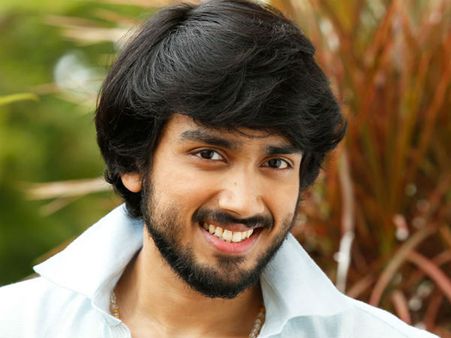 ஜெயராம் மகனை இயக்கும் சந்தோஷ் சிவன்