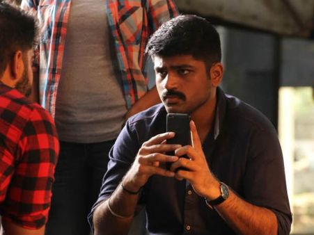 Exclusive : “சண்டைய வேடிக்க பார்க்குறீயே...” ஷூட்டிங் என தெரியாமல் நடிகரை திட்டித் தீர்த்த மக்கள்!