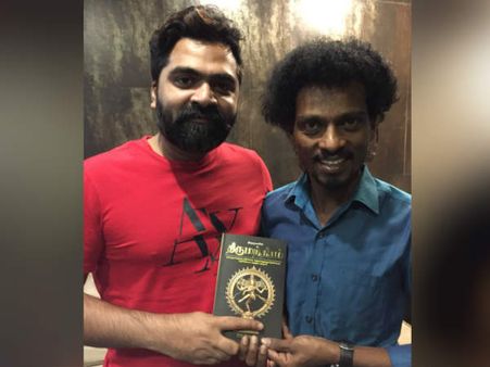 பிக் பாஸ் ஏமாற்றிய சென்றாயனை அழைத்து பரிசு கொடுத்த சிம்பு