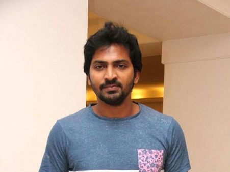 சிவகார்த்திகேயன் கை விட்டார்.. அவர் விட்டதை வைபவ் பிடித்துக்கொண்டார்!