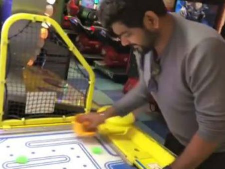 290 பாயிண்டுகள் வித்தியாசத்தில் விக்னேஷ் சிவனை வீழ்த்திய நயன்தாரா: வைரல் வீடியோ