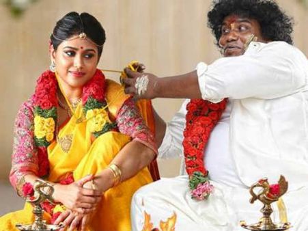 நயன்தாரா இல்லன்னா... பிரபல நடிகைக்கு தாலி கட்டும் யோகிபாபு.. வைரலாகும் திருமணப் போட்டோ!