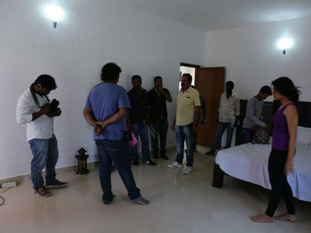 பெண் விலை வெறும் 999’... ஸ்ரீரெட்டியின் கதையா? பரபரப்பை ஏற்படுத்திய பர்ஸ்ட் லுக்!