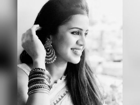 விஜய் ரசிகையான நான் ஏன் சர்கார் விழாவை தொகுத்து வழங்கவில்லை?: வி.ஜே. அஞ்சனா