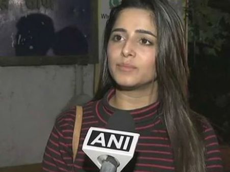 நைட் என்னுடன் இல்லாவிட்டால் பட வாய்ப்பு கிடையாது: நடிகையை மிரட்டிய இயக்குனர்