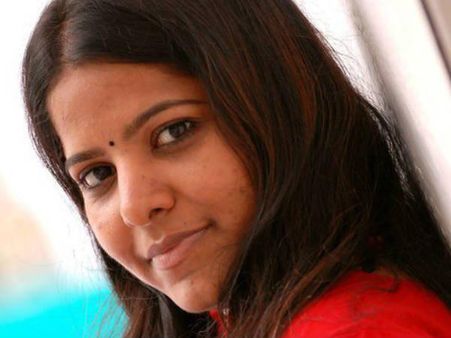 பாலியல் குற்றம் செய்பவர்கள் பொண்டாட்டியிடம் சொல்லிவிட்டா செய்கிறார்கள்?: லீனா