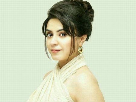 ஹோட்டலில் பிரபல நடிகர் அத்துமீறினார், இயக்குனர் படுக்கைக்கு அழைத்தார்: நடிகை பகீர்