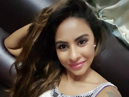 வைரமுத்து விவகாரம்: சின்மயியை பாராட்டிய ஸ்ரீ ரெட்டி