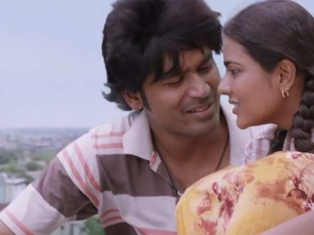 'டேய்.. என்னடா பண்ற‘.... முத்தம் கொடுத்த தனுஷை கண்டித்த ஐஸ்வர்யா ராஜேஷ்!