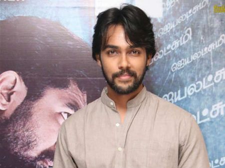 Exclusive : “ஓவியாவும் நானும்..”... காதல், படம், எதிர்காலத் திட்டம்.. மனம் திறக்கும் ஆரவ் !