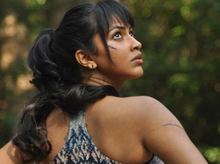 அஜித், விஜய் போன்றே சொல்பேச்சு கேட்காத அமலா பால்