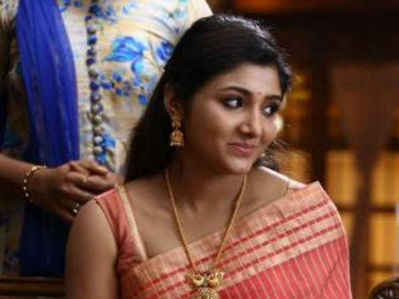 Exclusive : கேரக்டருக்காக எவ்வளவு வேண்டுமானாலும் விட்டுக் கொடுக்கலாம்: நடிகை அதிதி மேனன்