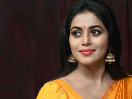 Exclusive: மீடூ.. நம்மை நாமே கேவலப்படுத்திக் கொள்ளும் செயல்: நடிகை பூர்ணா