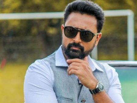 சிவகார்த்திகேயனுடன் ஒப்பிட்டு மோசமாக விமர்சித்தவருக்கு பிரசன்னா நெத்தியடி