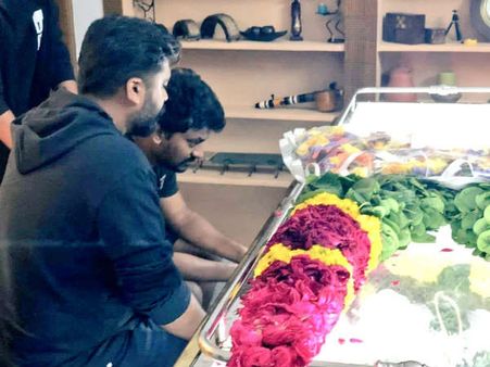 நயன்தாரா பட இயக்குனரின் தந்தை மரணம்: முதல் ஆளாக சிம்பு அஞ்சலி