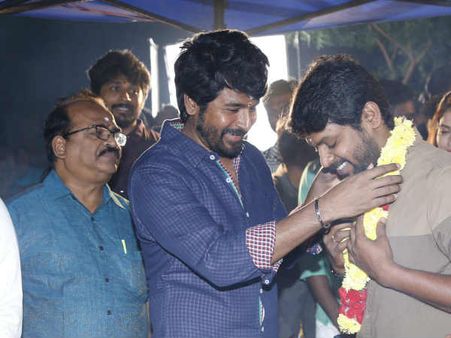 ரியோ ராஜை ஹீரோவாக்கிய சிவகார்த்திகேயன்: தனுஷ் வழியில் செல்கிறாரா?